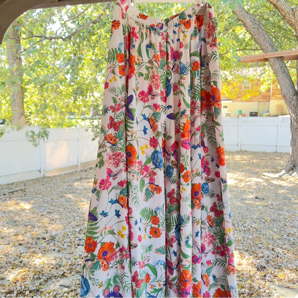 Flowy multicolored maxi skirt